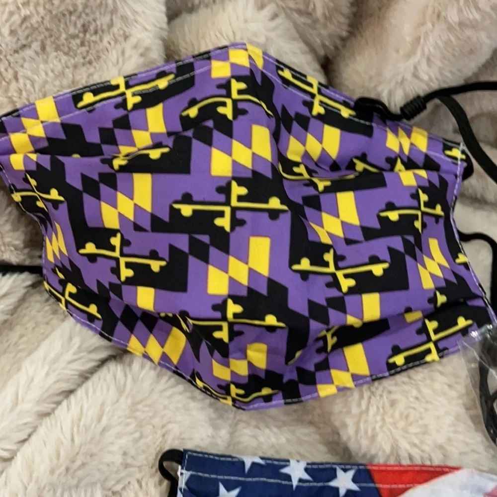 New set/3 face masks